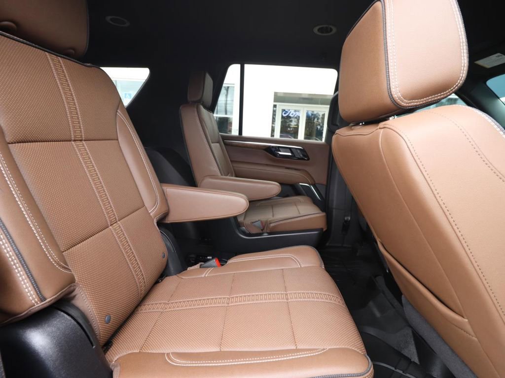 Used 2025 Chevrolet Tahoe High Country image 24