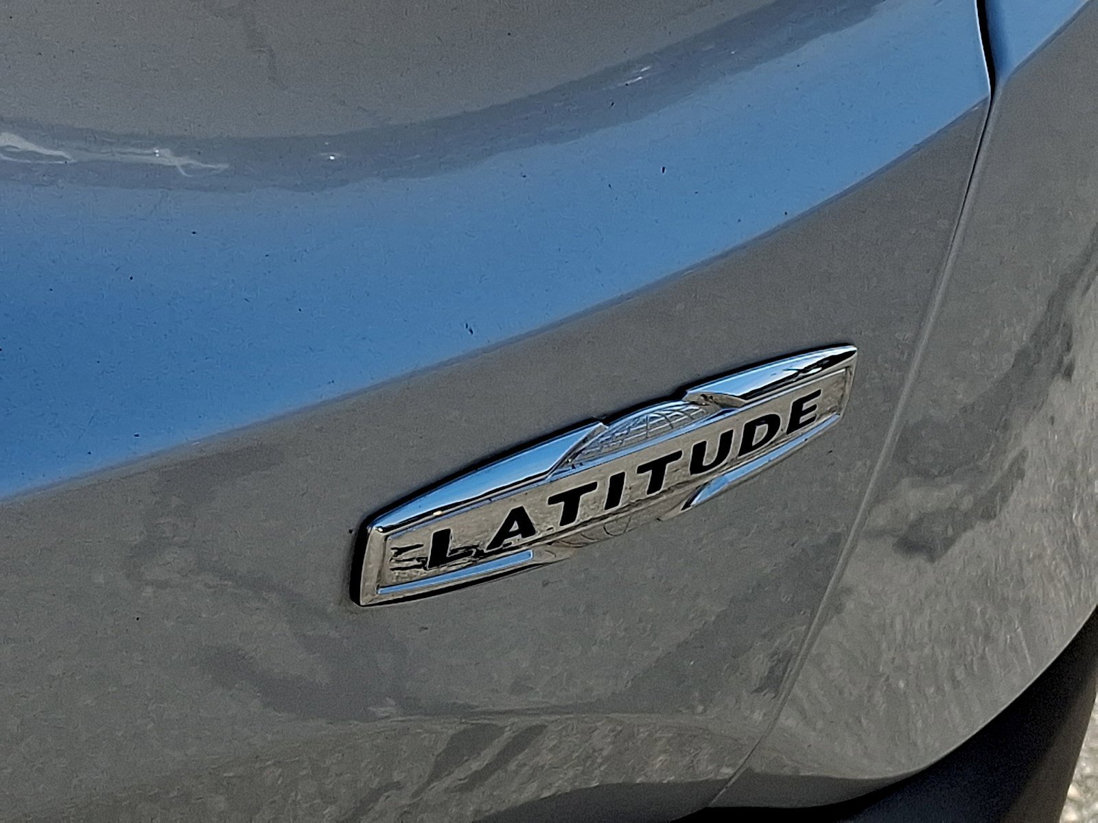 Used 2018 Jeep Renegade Latitude FWD image 29