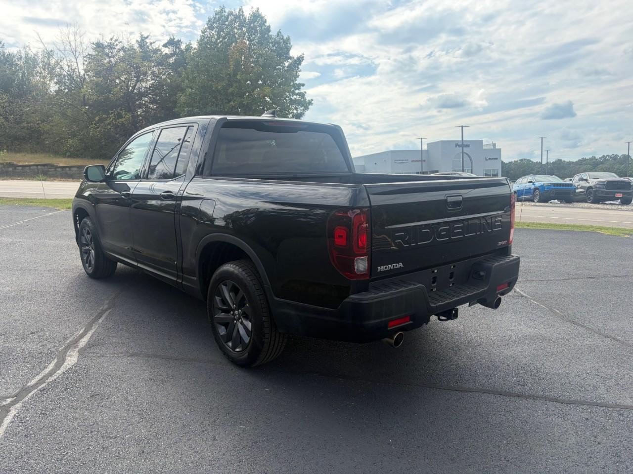 Used 2024 Honda Ridgeline Sport image 3