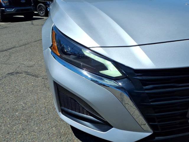 Used 2024 Nissan Altima 2.5 SV FWD image 11