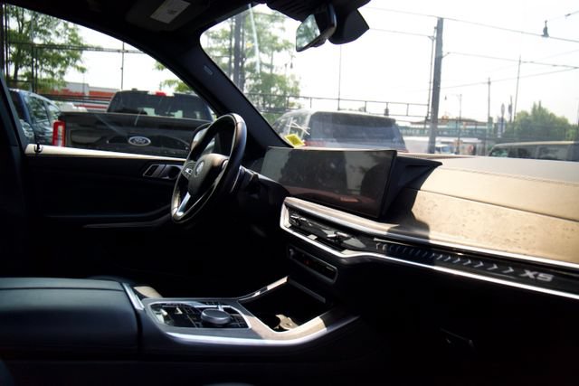 Used 2024 BMW X5 sDrive40i w/ Premium Package RWD image 24