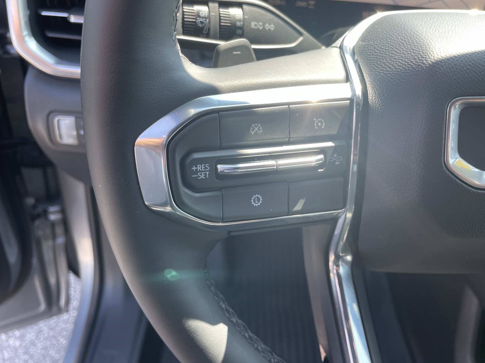Used 2025 GMC Terrain Elevation AWD/4WD image 18