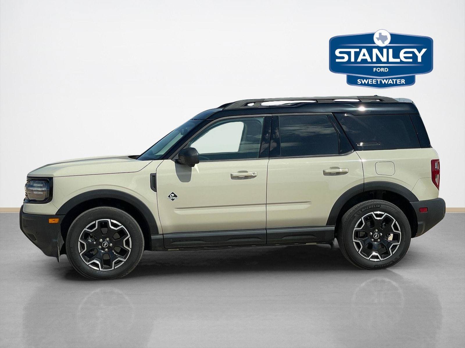 Certified 2025 Ford Bronco Sport Outer Banks w/ Outer Banks Tech Package+ AWD/4WD image 4