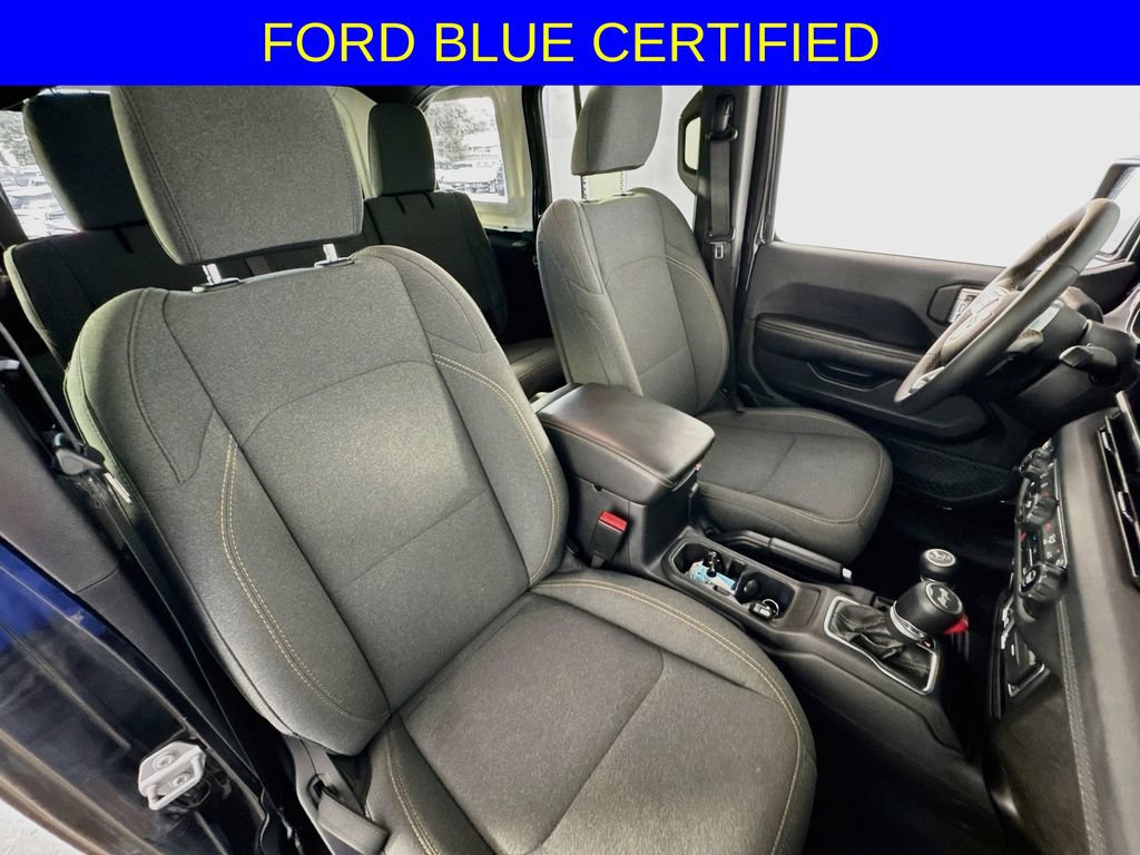 Used 2025 Jeep Wrangler Unlimited Sahara AWD/4WD image 30