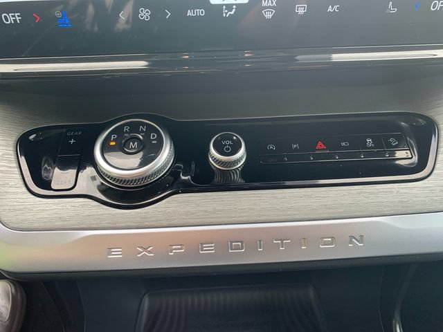 Certified 2025 Ford Expedition Platinum AWD/4WD image 29