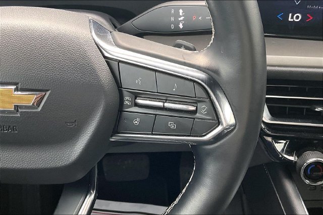 Used 2025 Chevrolet Traverse LT AWD/4WD image 21