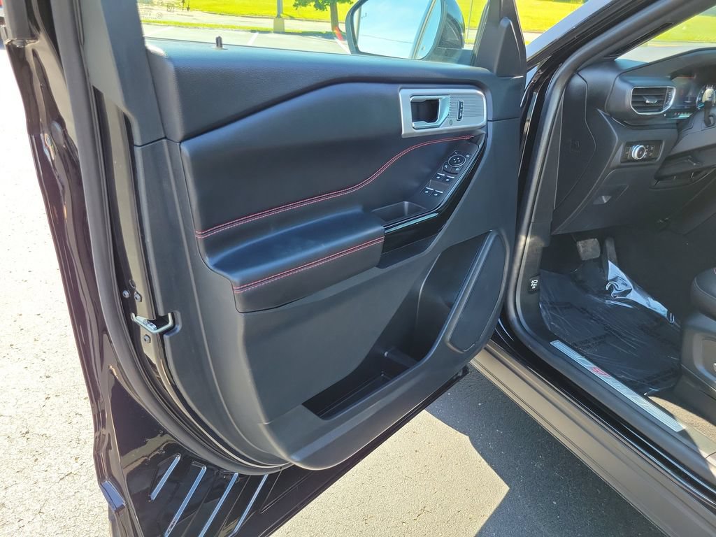 Certified 2023 Ford Explorer ST-Line w/ Class IV Trailer Tow Package AWD/4WD image 6