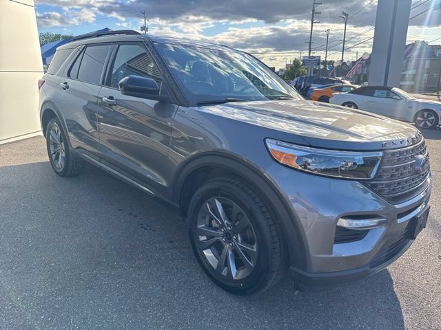 Certified 2024 Ford Explorer XLT w/ Equipment Group 202A AWD/4WD image 4