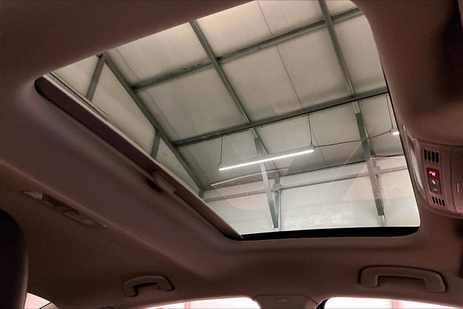 Used 2025 Volkswagen Jetta SEL image 21