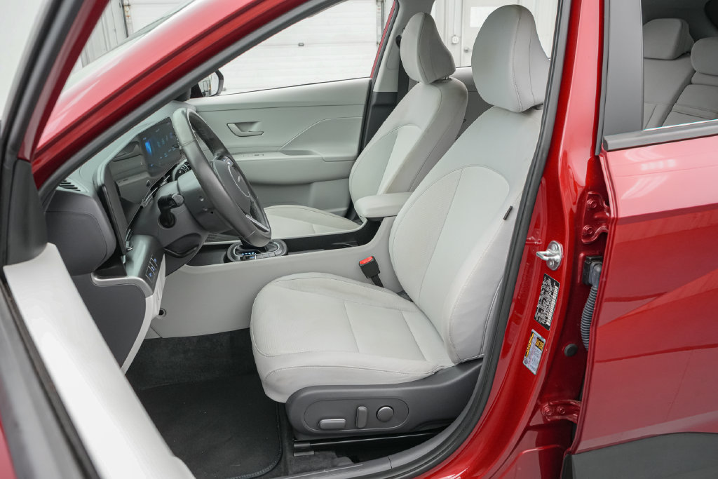 Used 2025 Hyundai Kona SEL AWD/4WD image 11