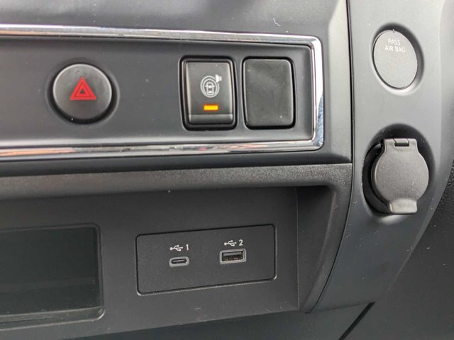 Used 2023 Nissan Titan SV AWD/4WD image 19