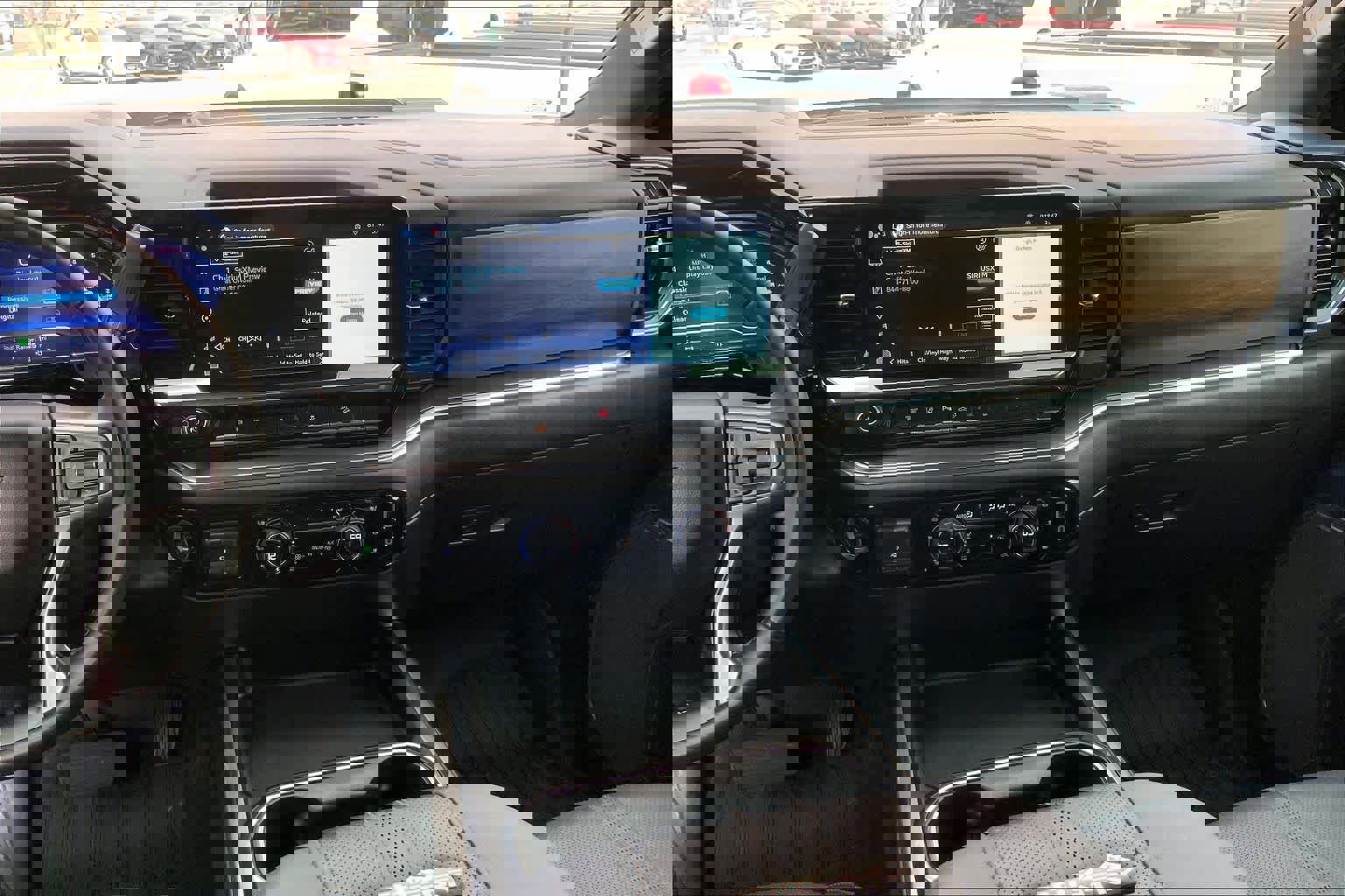 Used 2025 Chevrolet Silverado 2500 High Country w/ Technology Package image 8