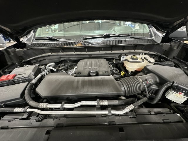 Used 2023 Chevrolet Silverado 1500 LT AWD/4WD image 22