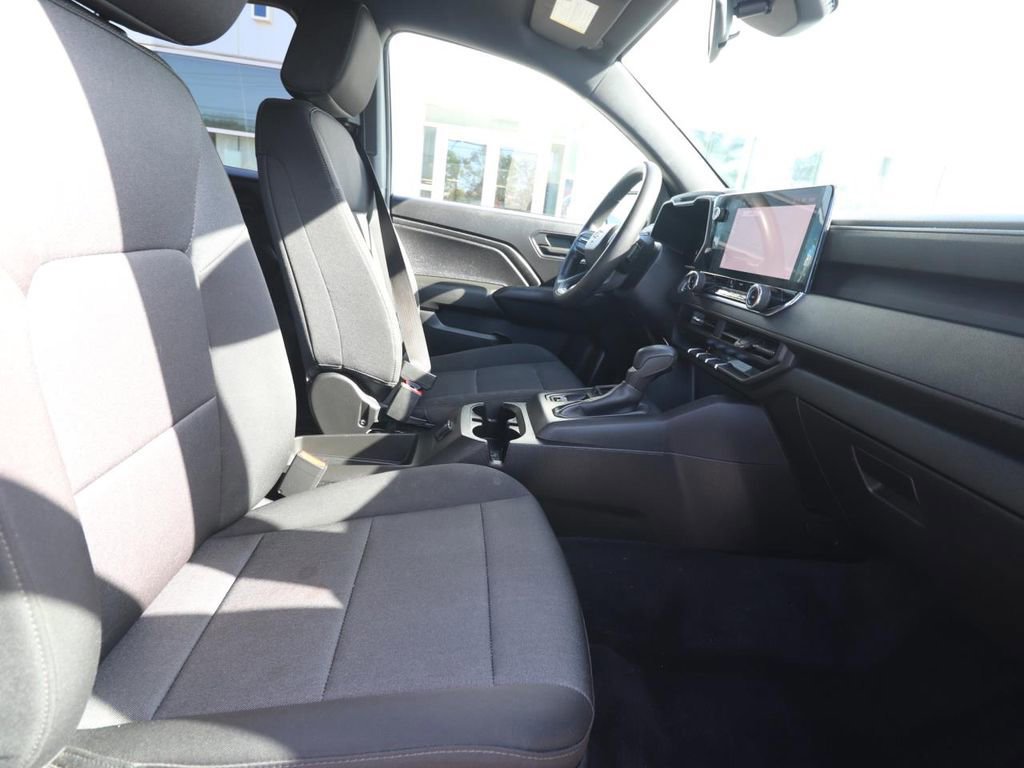 Used 2023 Chevrolet Colorado W/T image 13