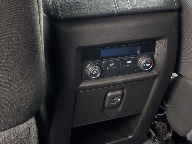 Used 2022 Chevrolet Traverse LT image 28