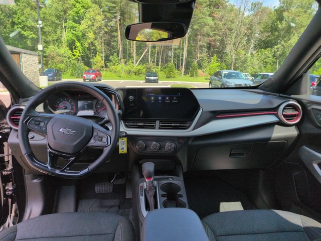 Used 2024 Chevrolet Trax RS w/ Driver Confidence Package FWD image 25