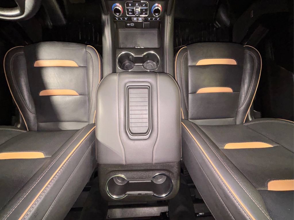 Used 2022 GMC Yukon XL AT4 image 25