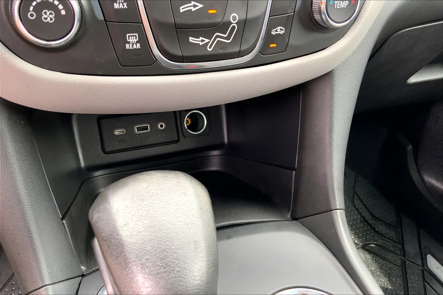 Used 2023 Chevrolet Equinox LS w/ LS Convenience Package FWD image 35