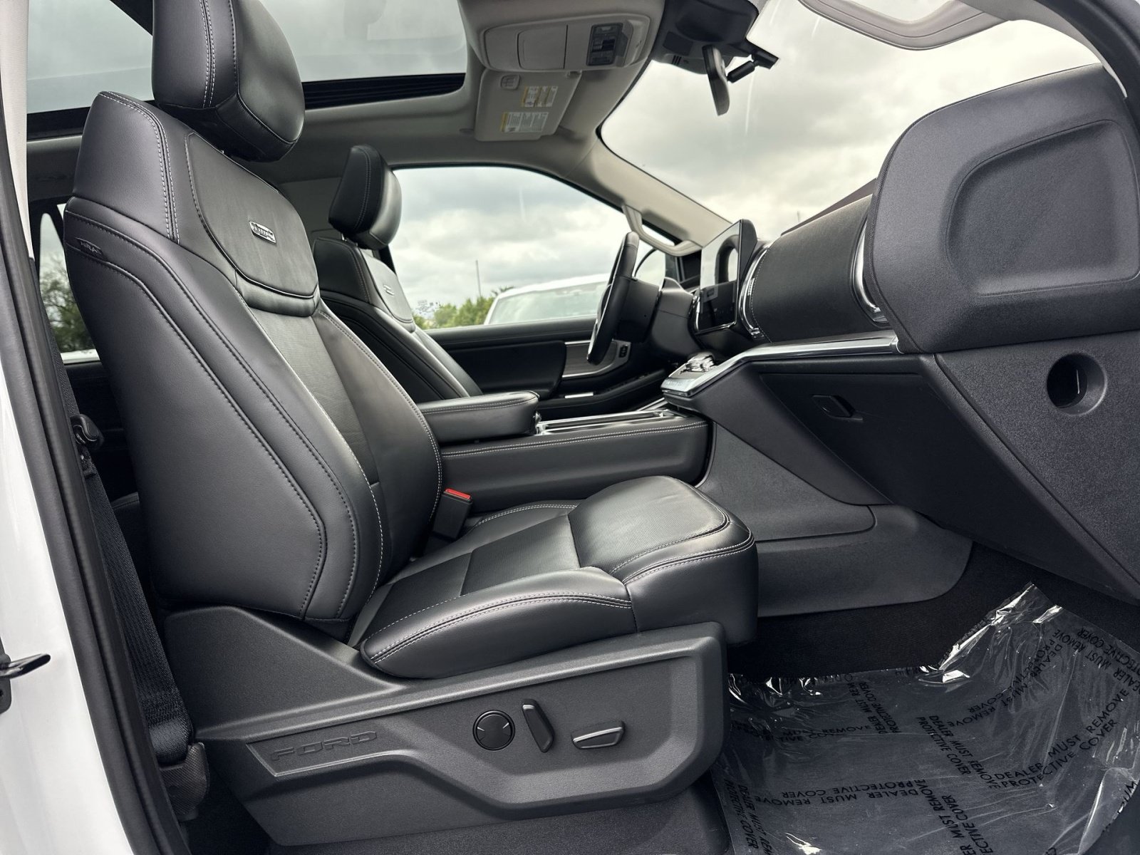 Certified 2025 Ford Expedition Platinum AWD/4WD image 29