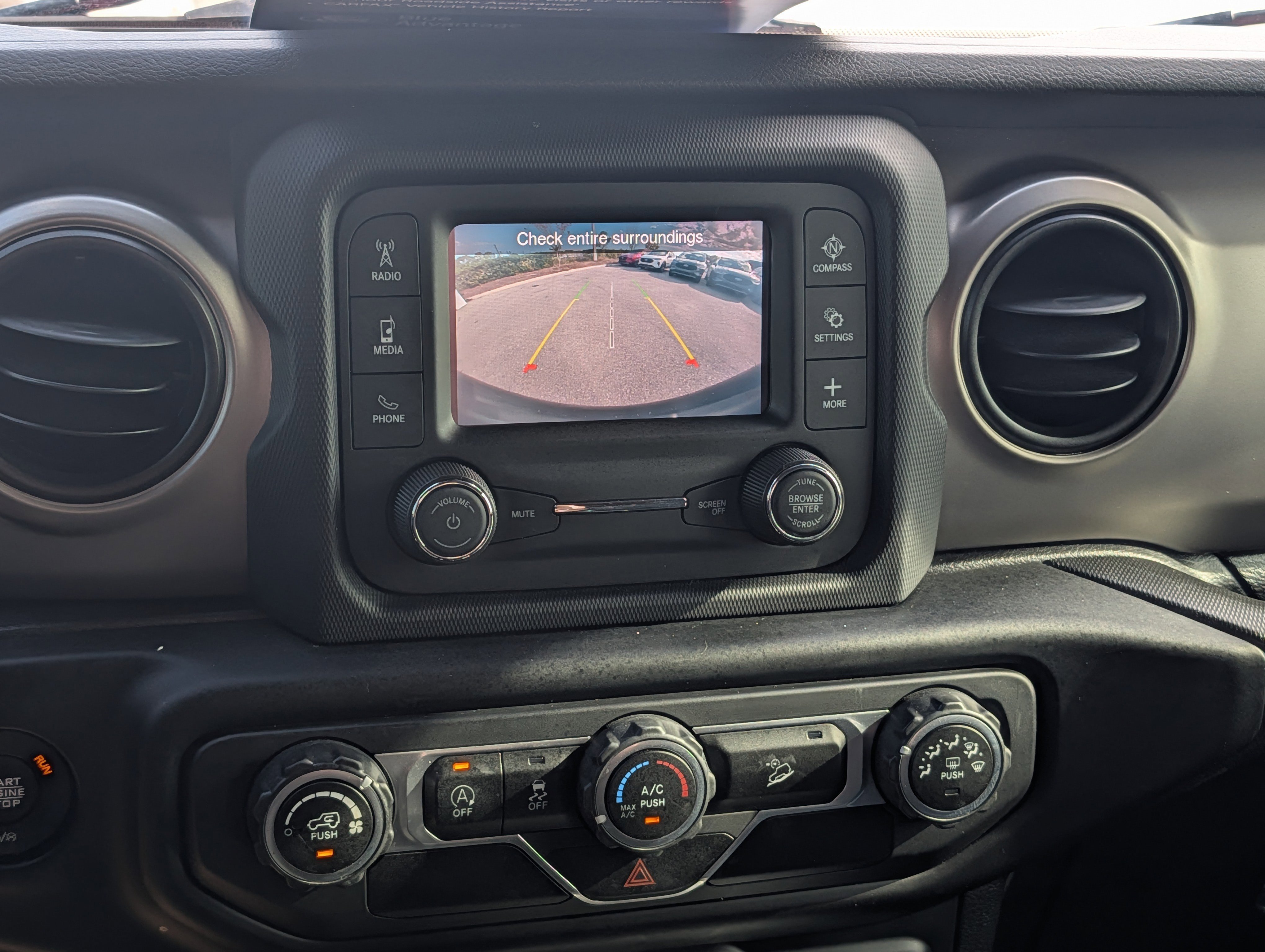 Used 2020 Jeep Wrangler Unlimited Sport S image 29