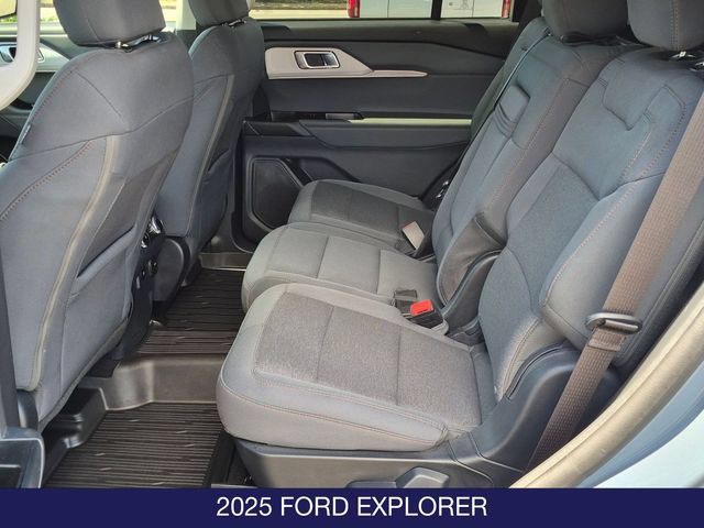 Certified 2025 Ford Explorer Active AWD/4WD image 15