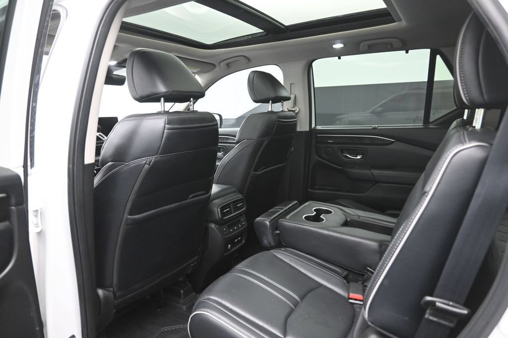 Used 2023 Honda Pilot Elite image 2