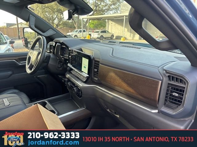 Used 2025 Chevrolet Silverado 2500 High Country w/ High Country Premium Package image 16