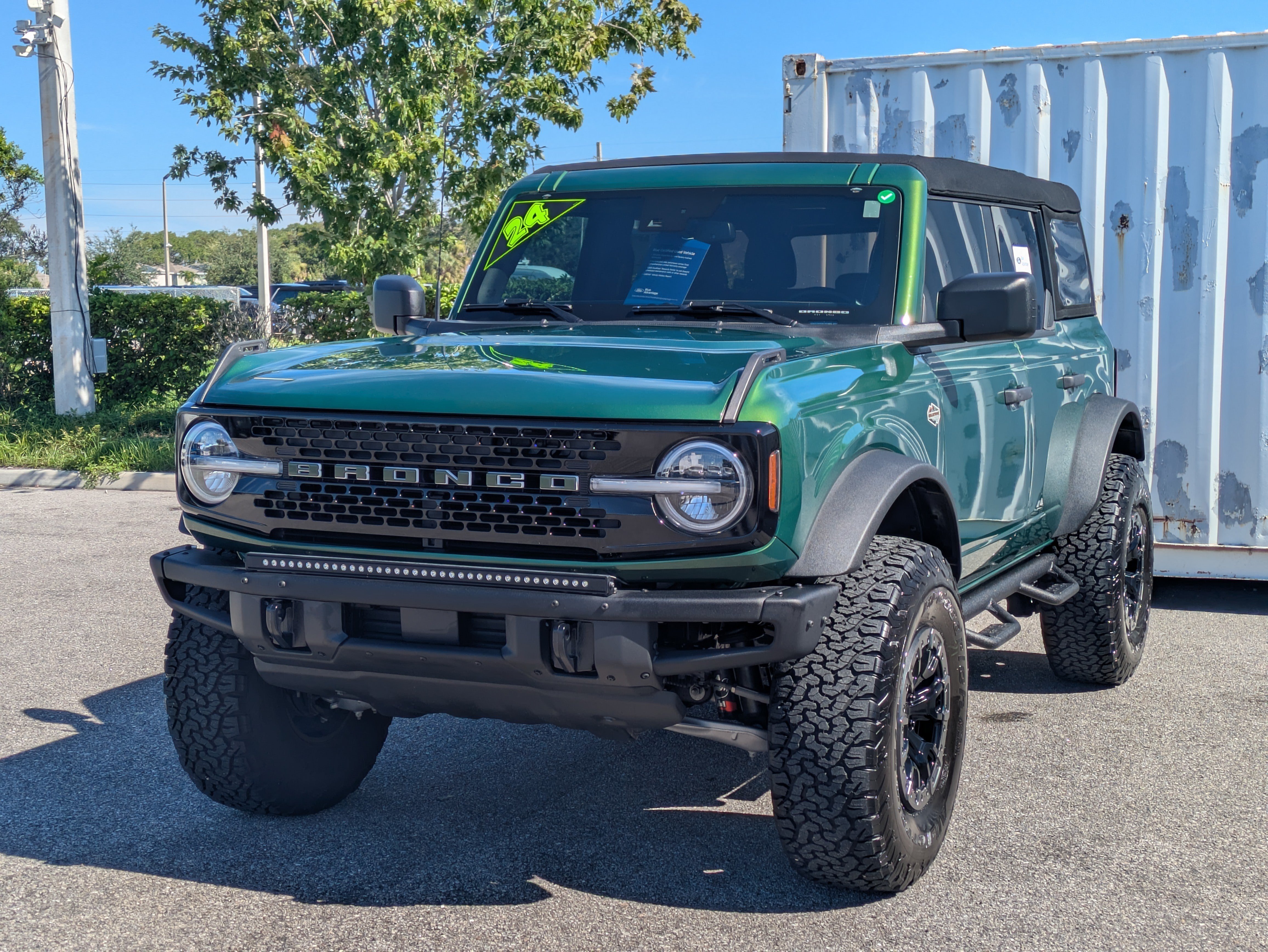 Certified 2024 Ford Bronco Wildtrak AWD/4WD image 8