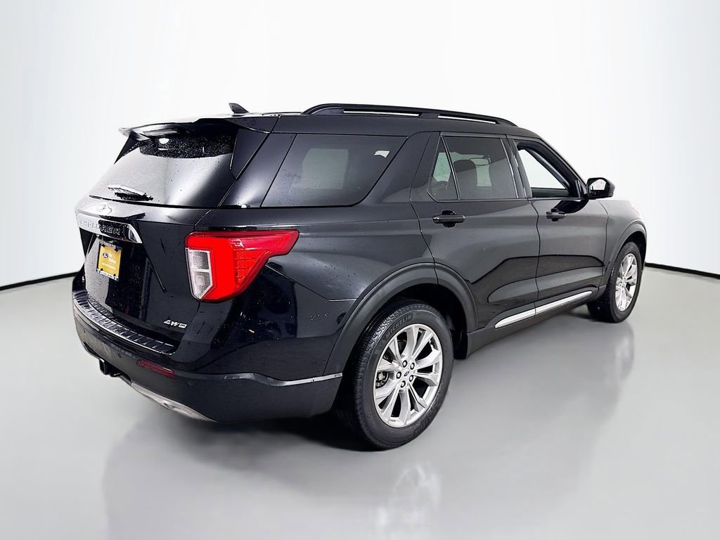 Certified 2023 Ford Explorer XLT w/ Equipment Group 202A image 5