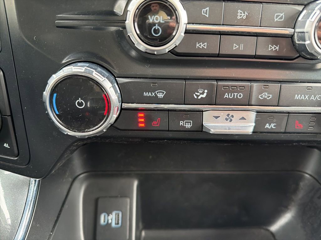 Certified 2022 Ford F150 XLT w/ Equipment Group 302A High image 37