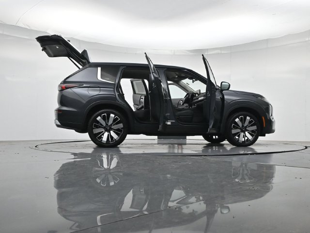 Used 2025 Mitsubishi Outlander SE FWD image 54