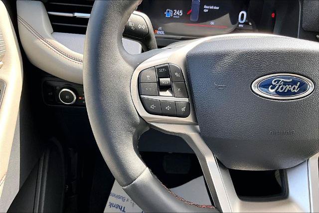 Certified 2025 Ford Explorer Active w/ Active Comfort Package AWD/4WD image 18