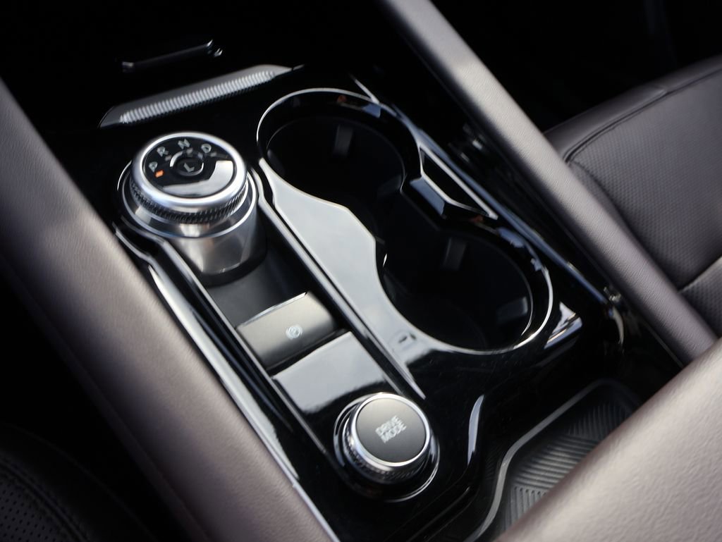 Certified 2025 Ford Explorer Platinum w/ LUX Leather Package image 41