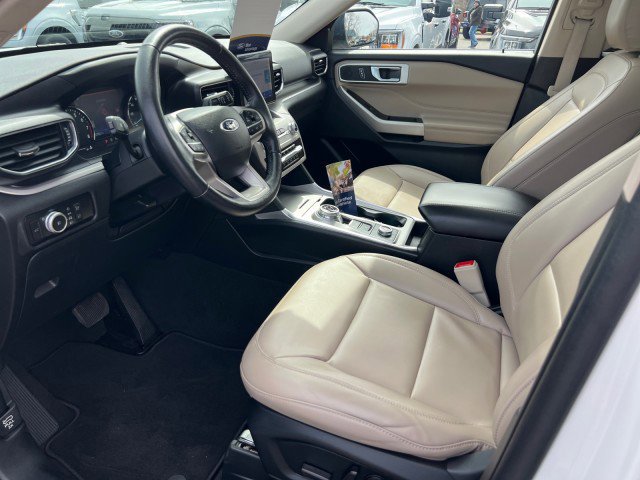 Certified 2023 Ford Explorer XLT w/ Equipment Group 202A image 9