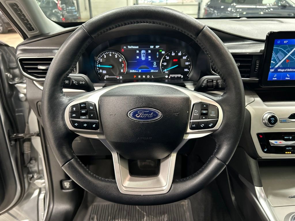 Certified 2024 Ford Explorer XLT w/ Equipment Group 202A AWD/4WD image 15