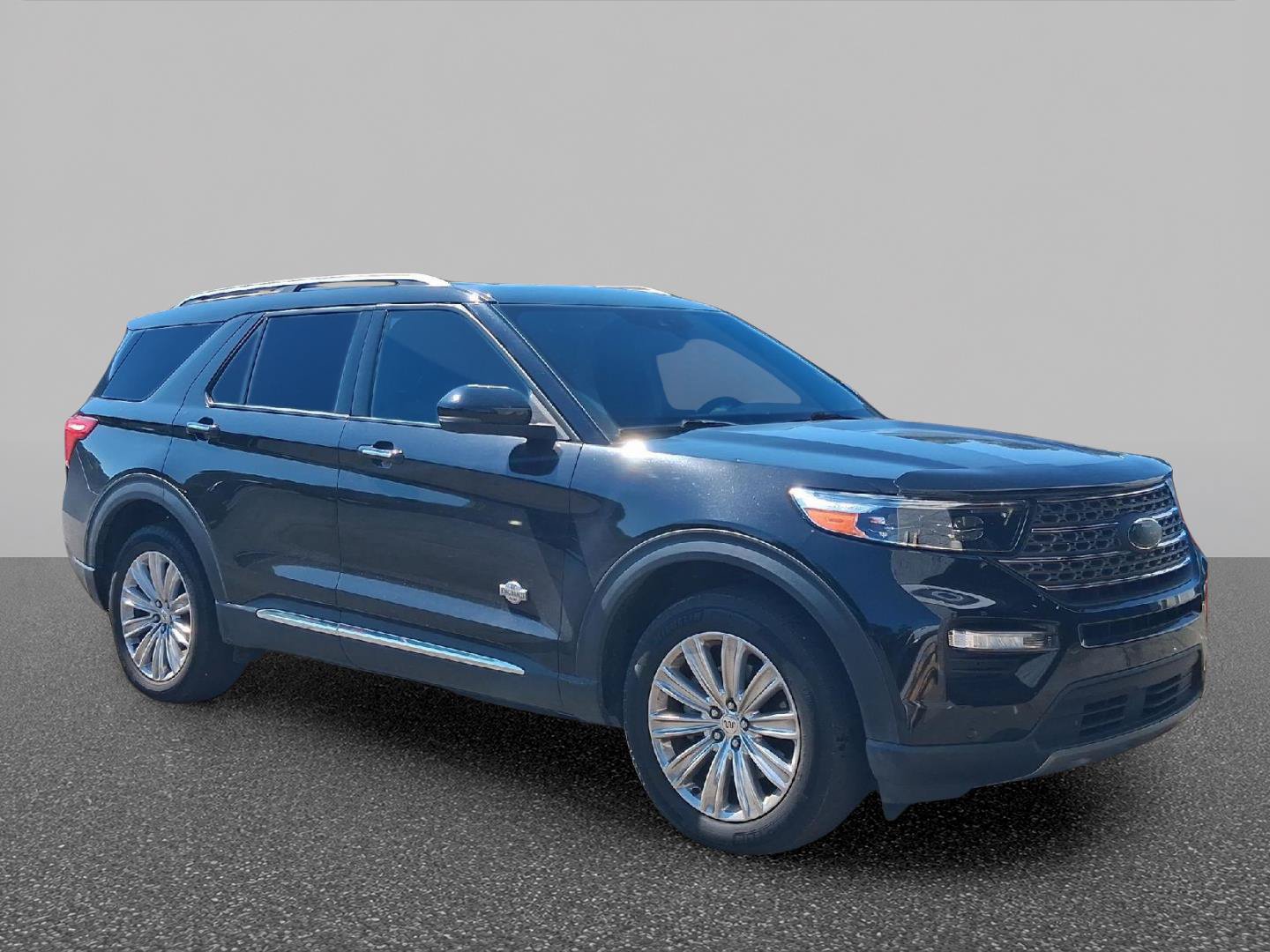 Certified 2022 Ford Explorer King Ranch w/ Premium Technology Package AWD/4WD image 3