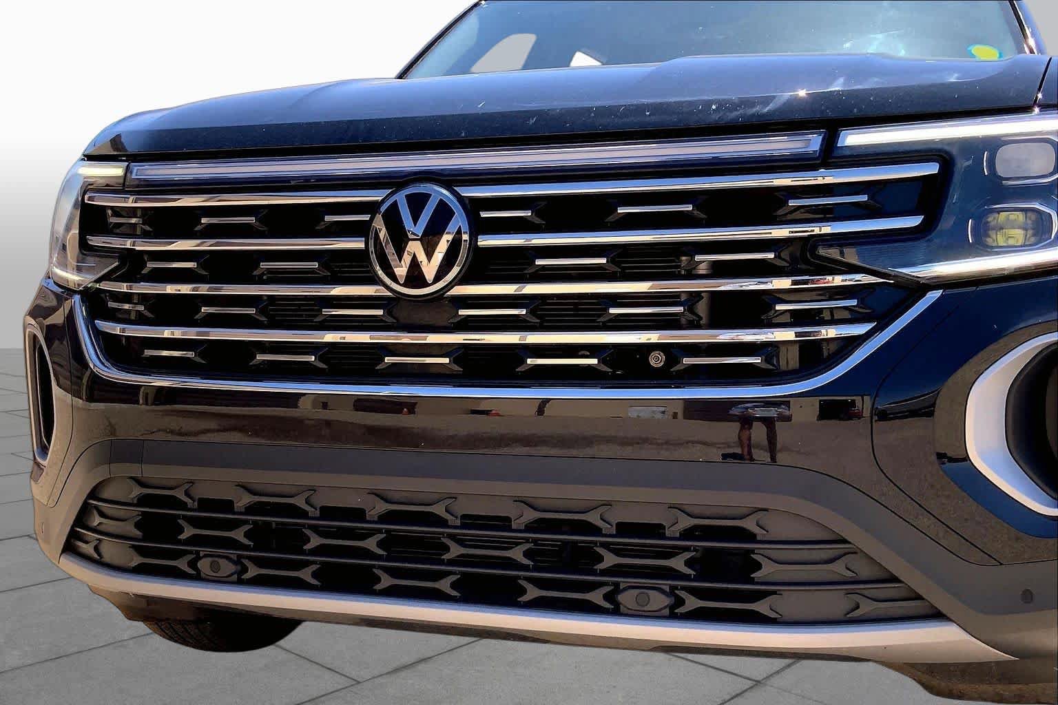 Used 2024 Volkswagen Atlas SEL AWD/4WD image 29