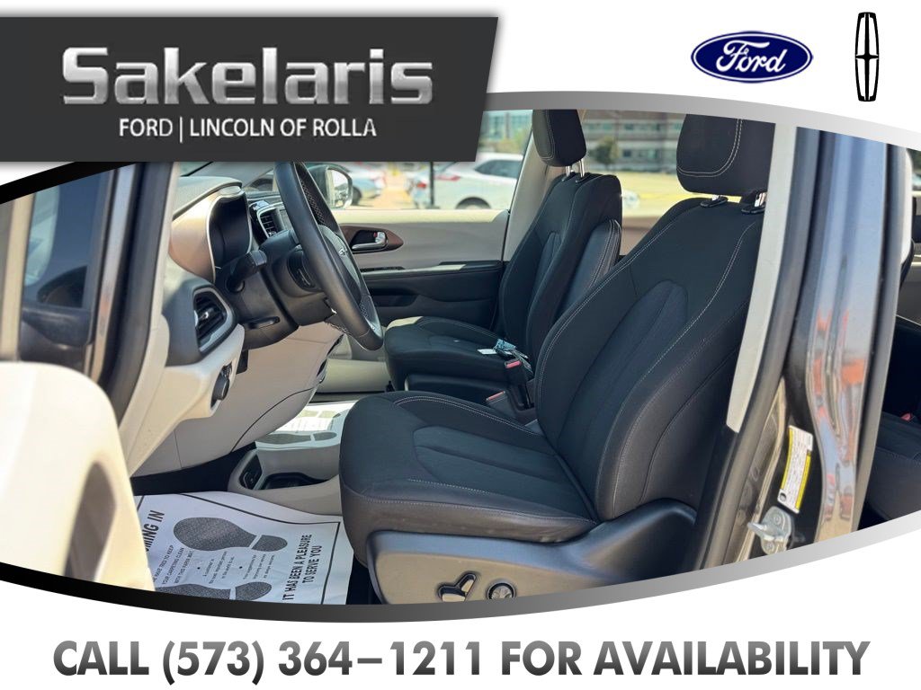 Used 2023 Chrysler Voyager LX FWD image 12