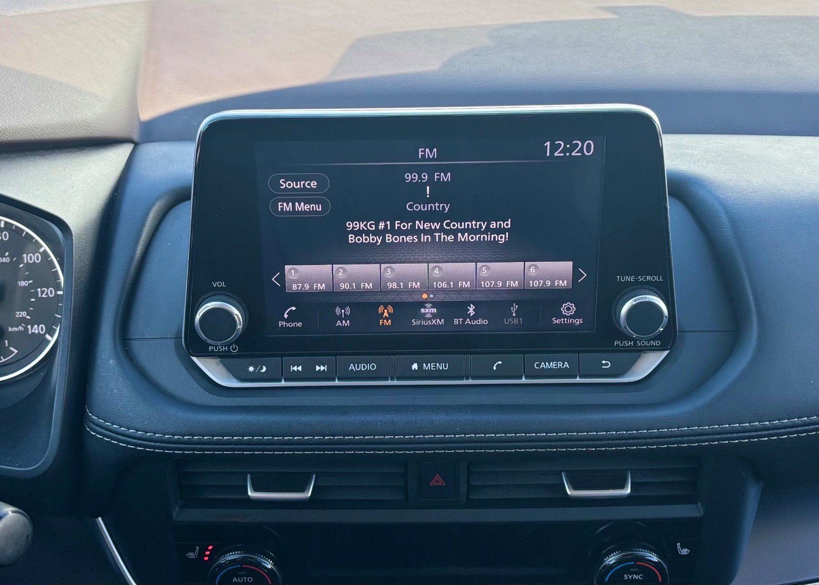 Used 2023 Nissan Rogue SV w/ SV Premium B Package image 37