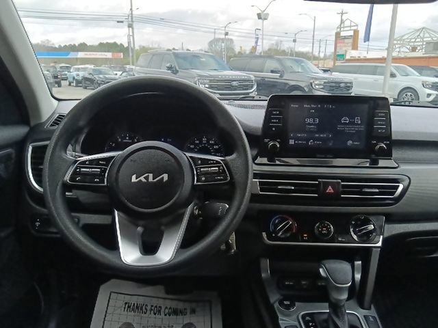 Used 2023 Kia Seltos LX image 25