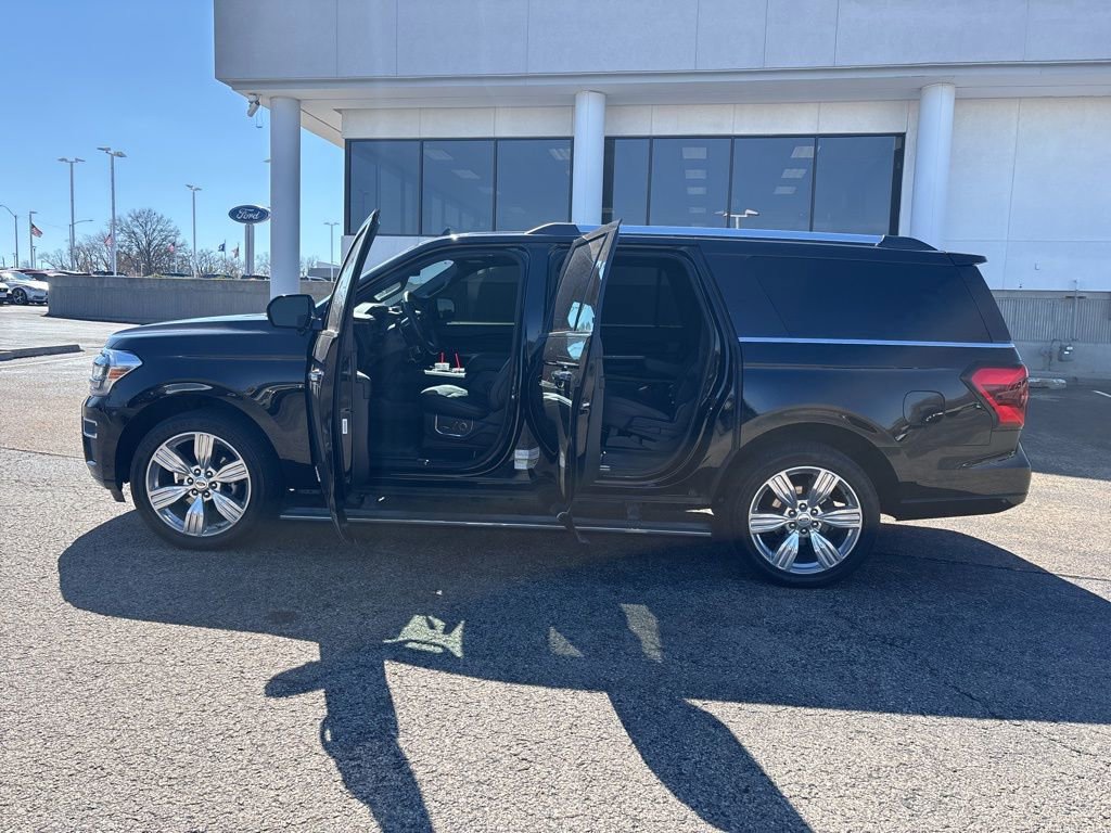 Certified 2024 Ford Expedition Max Platinum image 4