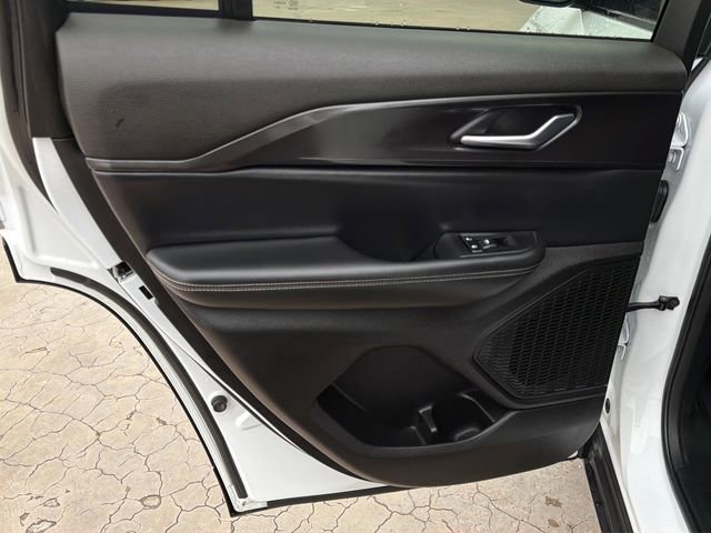 Used 2023 Jeep Grand Cherokee Altitude image 15