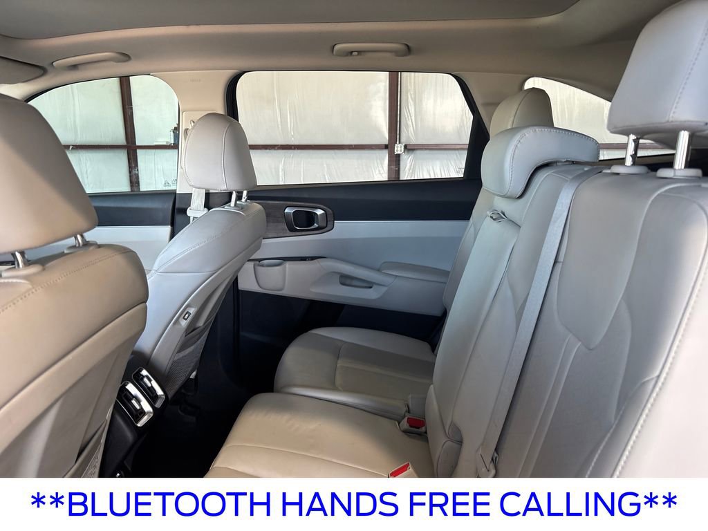 Used 2023 Kia Sorento S w/ Panoramic Sunroof Package AWD/4WD image 17