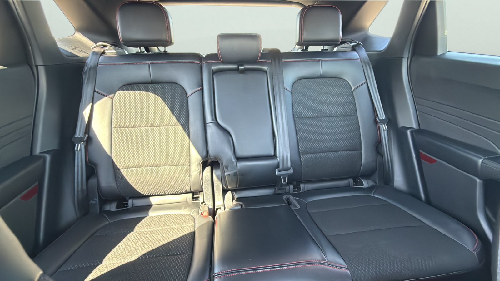 Certified 2025 Ford Escape ST-Line FWD image 24