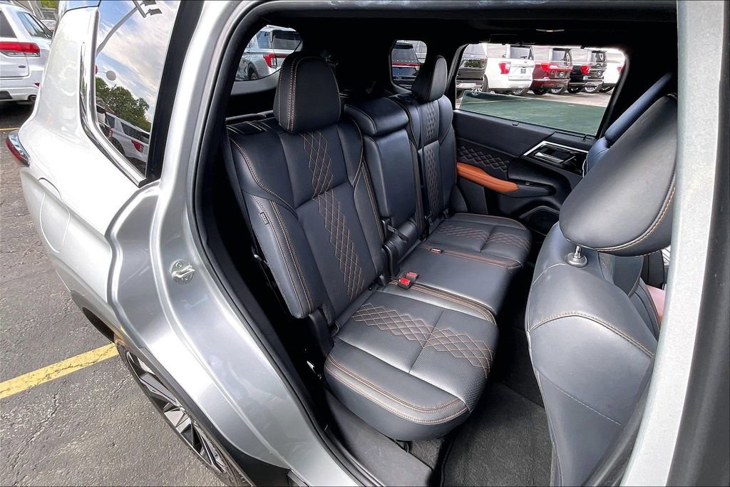 Used 2023 Mitsubishi Outlander SEL AWD/4WD image 26