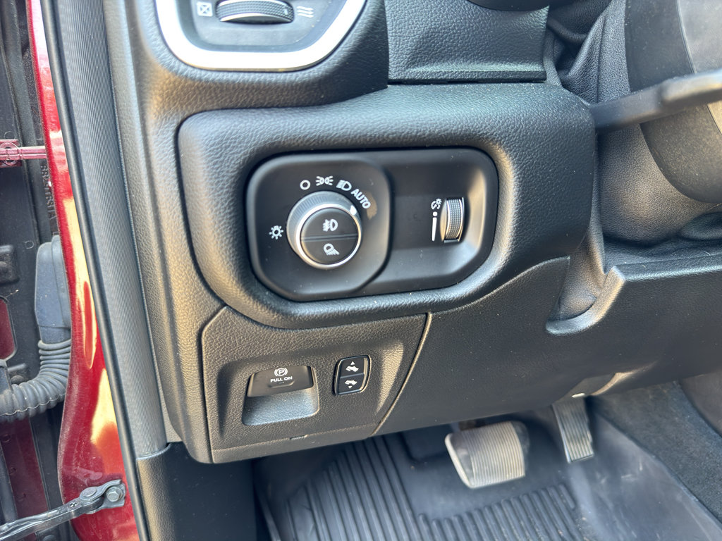 Used 2020 RAM 1500 Big Horn AWD/4WD image 11