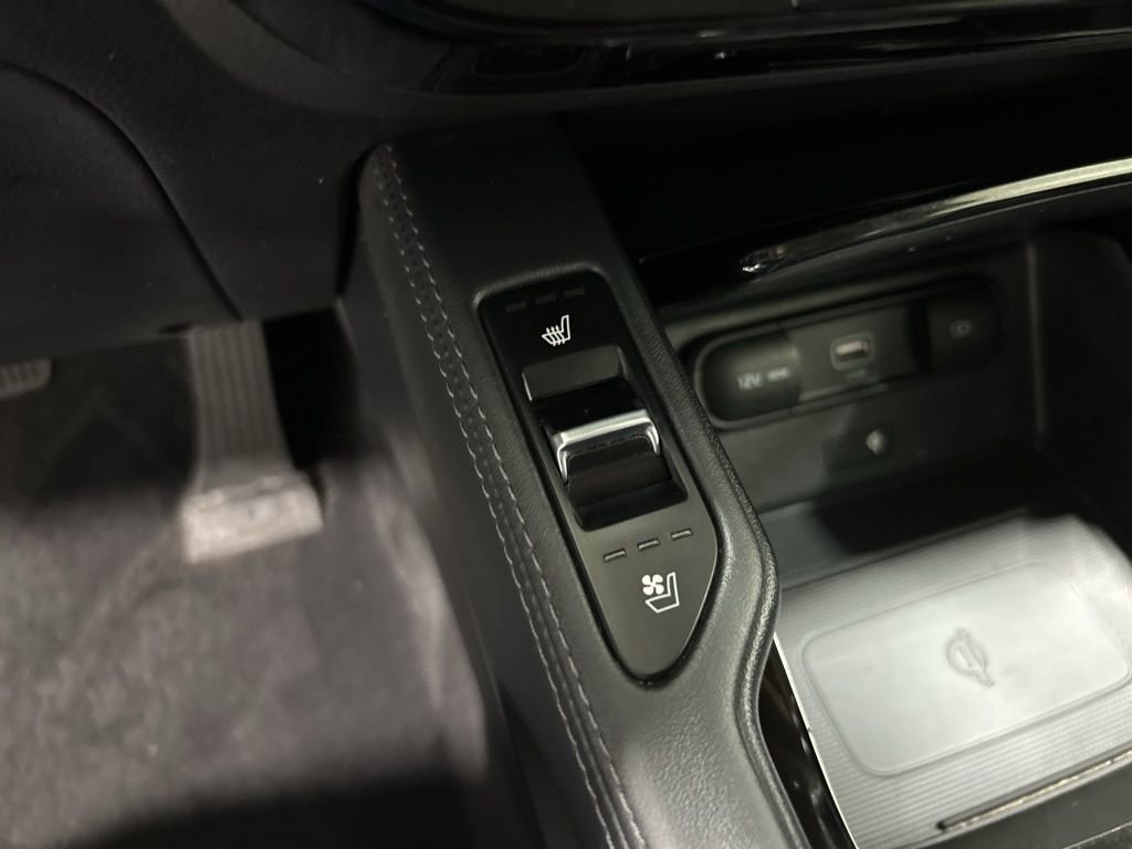 Used 2020 Kia Telluride EX w/ EX Premium Package AWD/4WD image 24