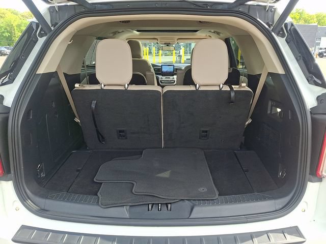 Certified 2023 Ford Explorer XLT w/ Equipment Group 202A AWD/4WD image 29
