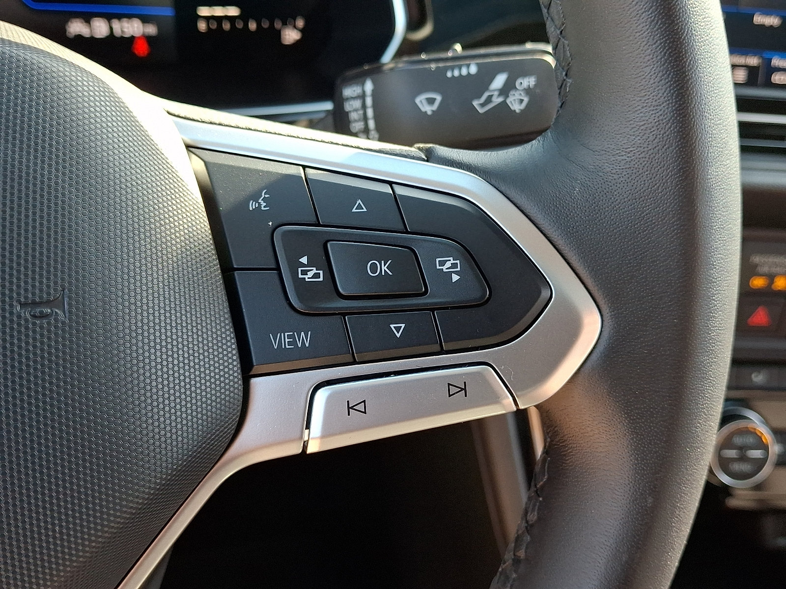 Used 2022 Volkswagen Jetta SE FWD image 29