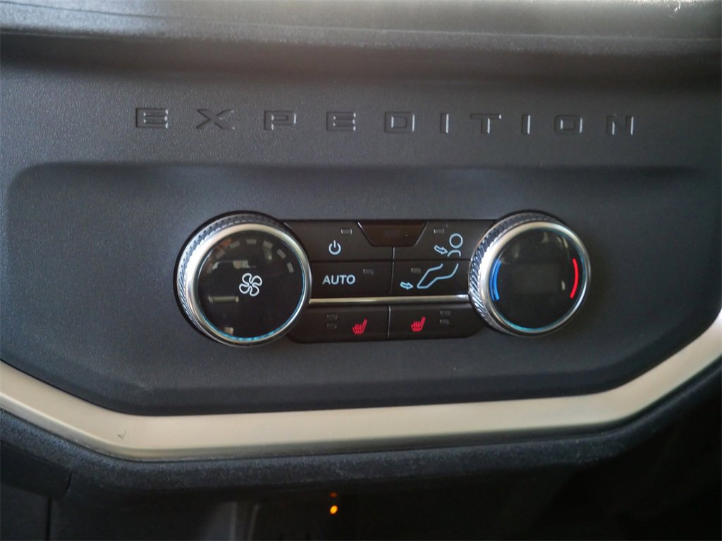 Certified 2025 Ford Expedition Max Platinum image 15